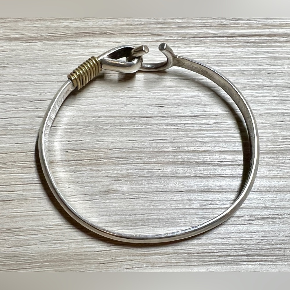 Vintage Designer Signed DK Sterling Silver & Brass Hook Bangle Bracelet - Picture 6 of 7